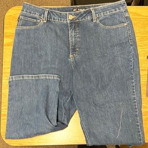 Levi’s classic fit capris